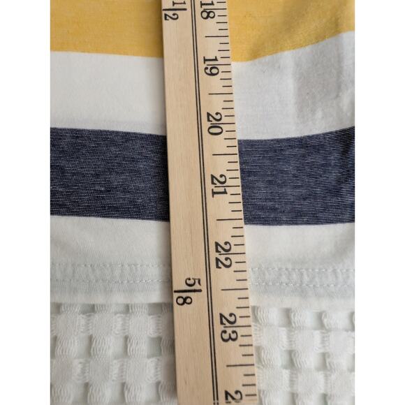 Hudson's bay t-shirt - Picture 12 of 12